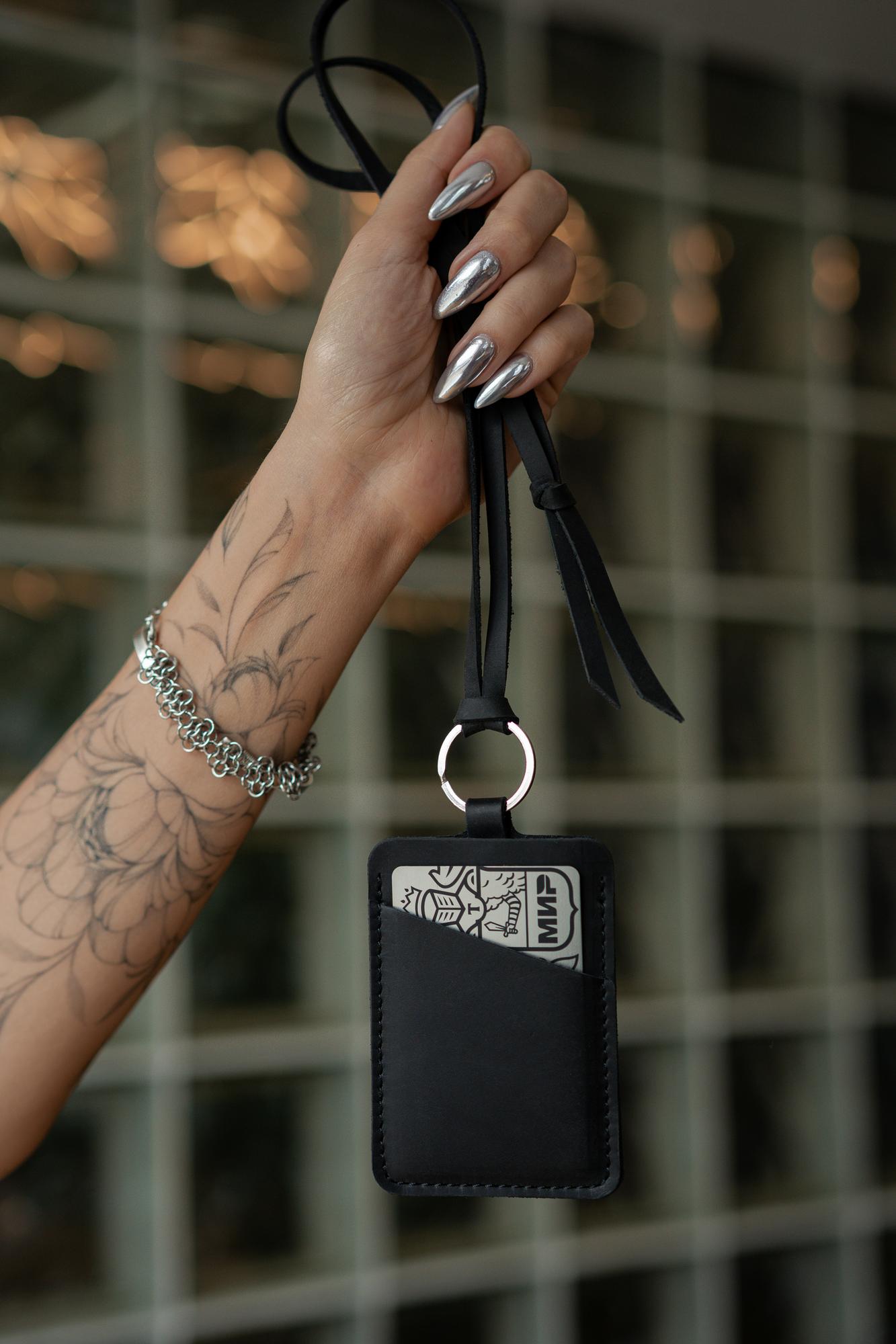 Кожаный картхолдер для пропуска на ремешке на 2 отделения