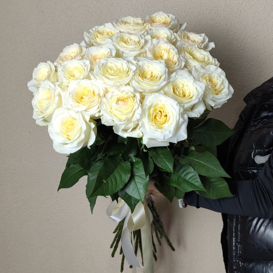 21 пионовидная роза