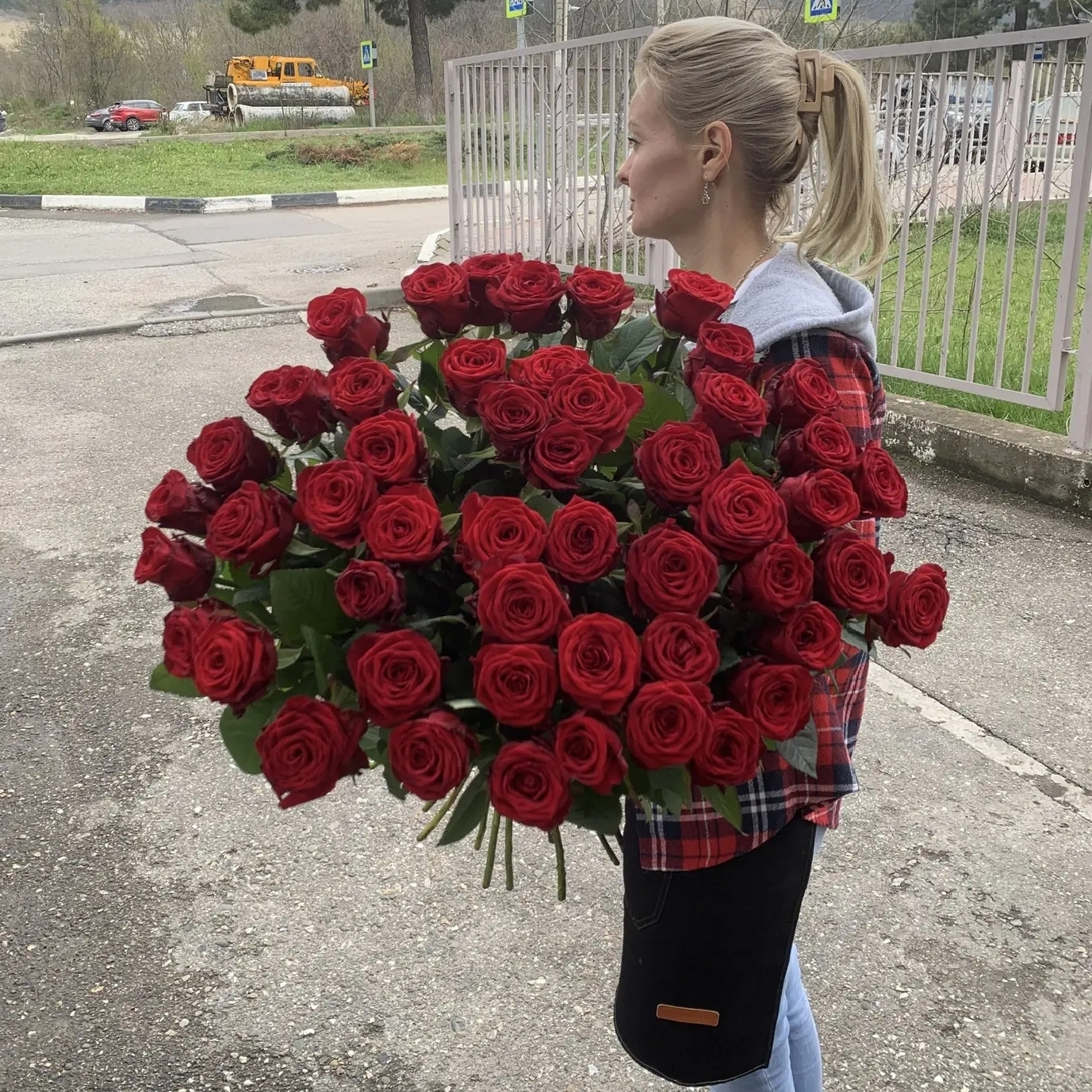 Букет из 51 красной розы