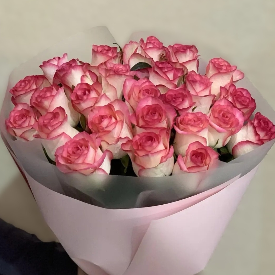 Букет из 25 розовых роз