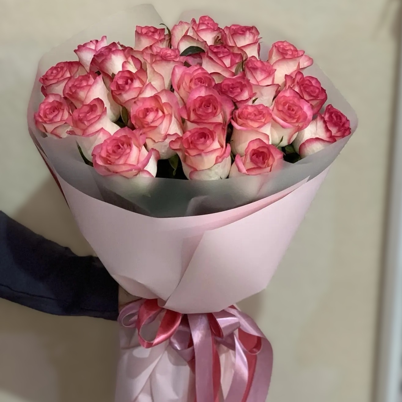 Букет из 25 розовых роз