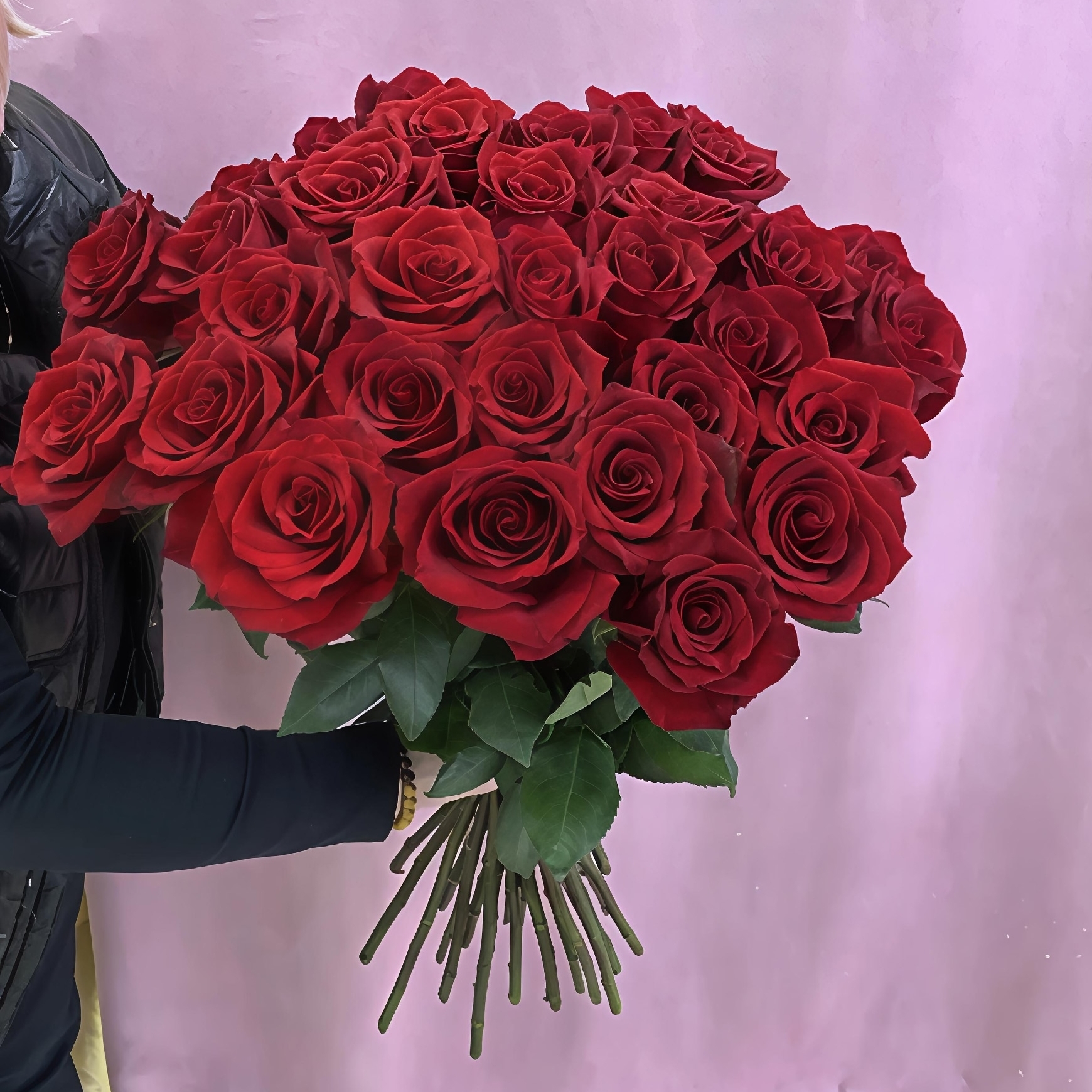 Букет из 31 красной розы