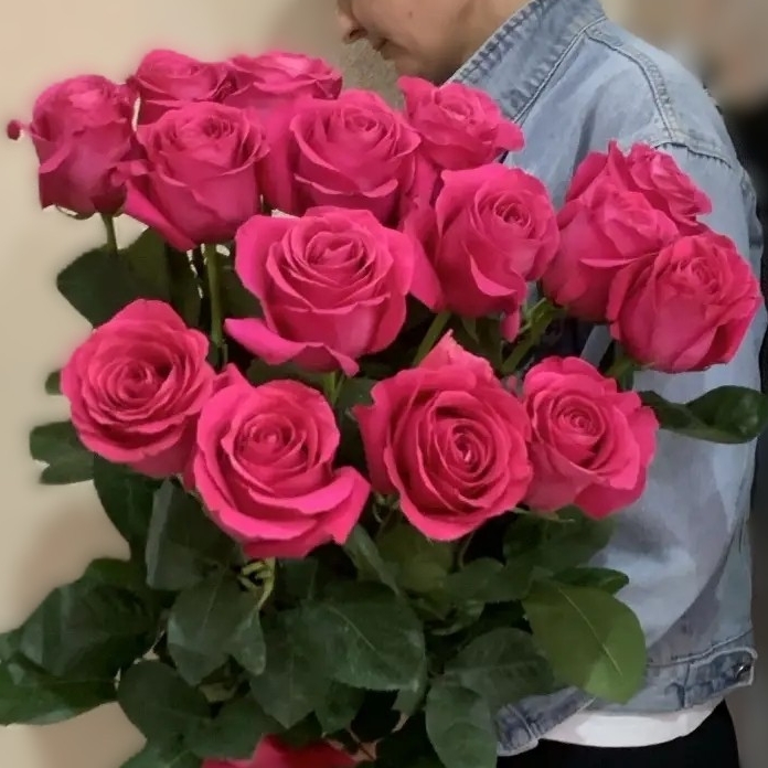 Букет из 15 ярких роз