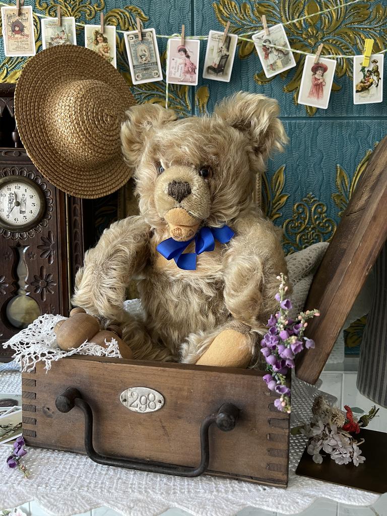 Антикварный медведь Steiff