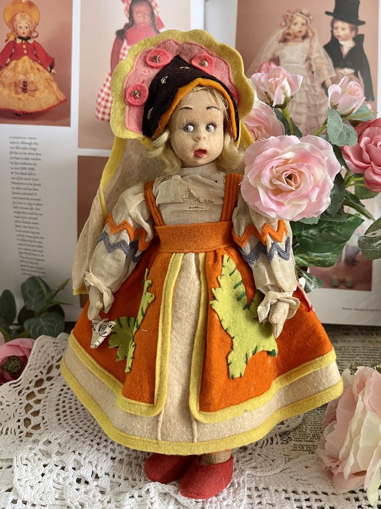 Старинная кукла Lenci в русском костюме, с биркой