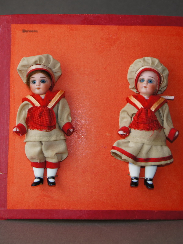 Старинные фарфоровые куколки, 9 см