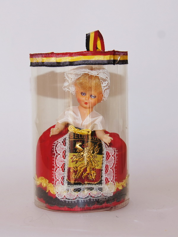 Кукла в бельгийском национальном костюме, 11 см (2008131)