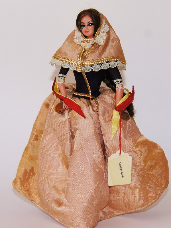 Кукла в народном костюме Майорки, 20 см (2008174)