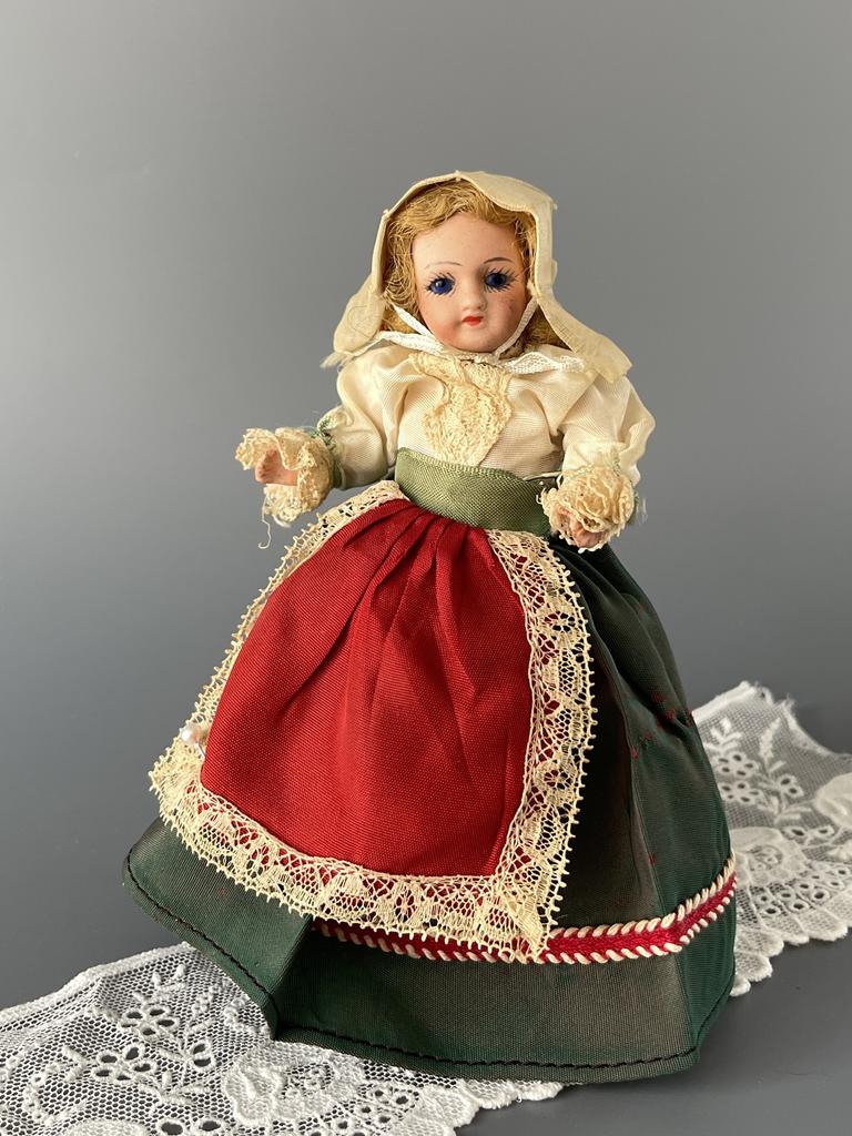 Старинная куколка Unis, Франция, 12 см