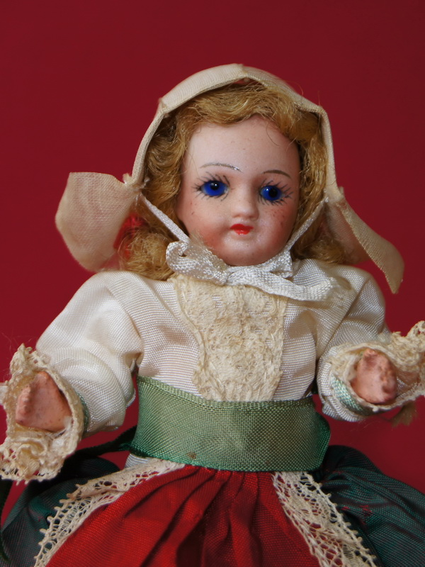 Старинная куколка Unis, Франция, 12 см