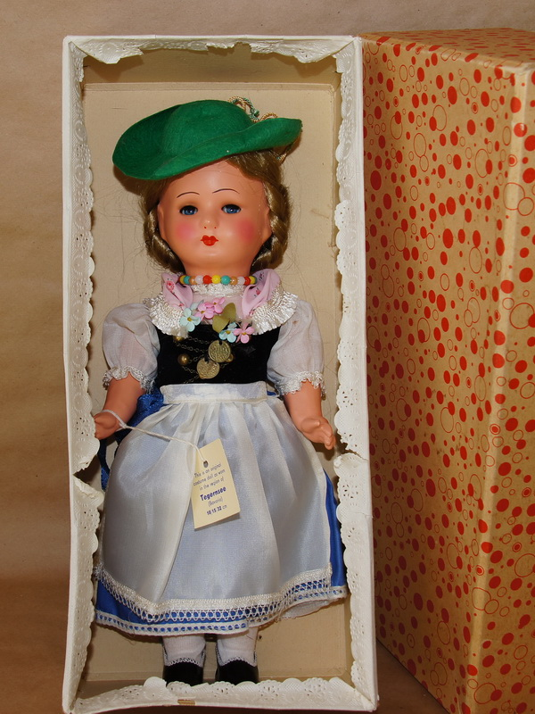 Старинная кукла в оригинальной коробке, Hans Volk, 32 см