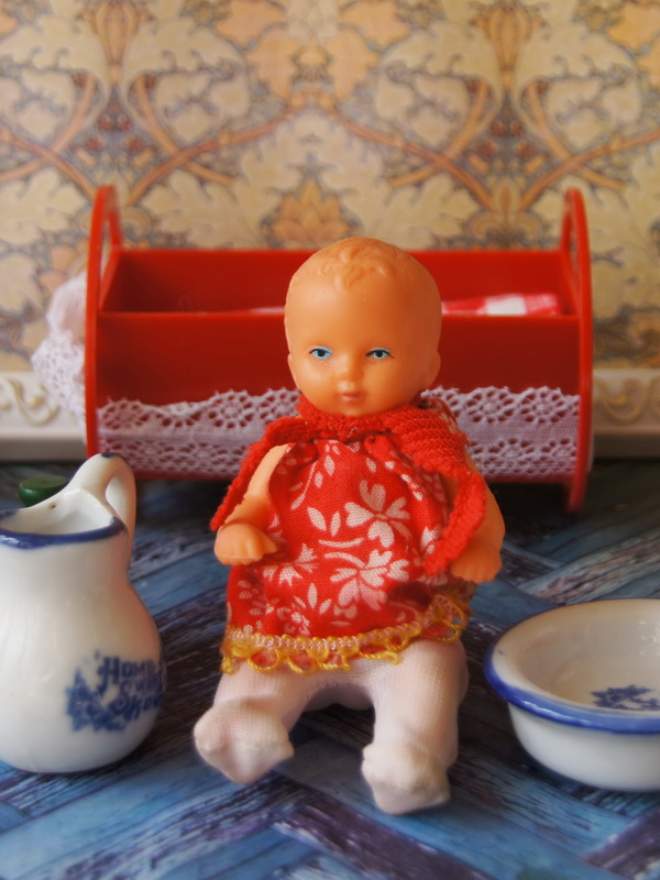 Пупсик ГДР в родной одежде, 10 см, 600232