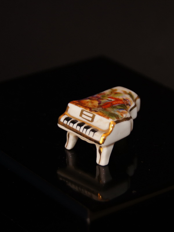 Миниатюра "Рояль, фарфор, Лимож, 3,5 см, 170610