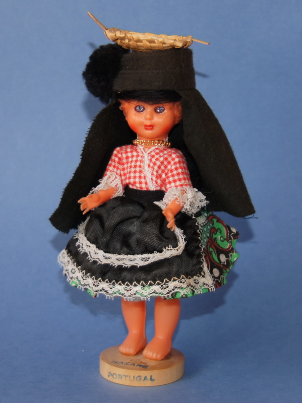 Кукла в португальском национальном костюме, Nazare, 16 см (2008662)