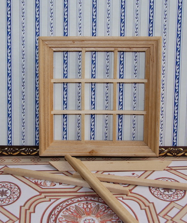 Окно для кукольного дома