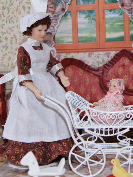Кукла для кукольного домика, гувернантка