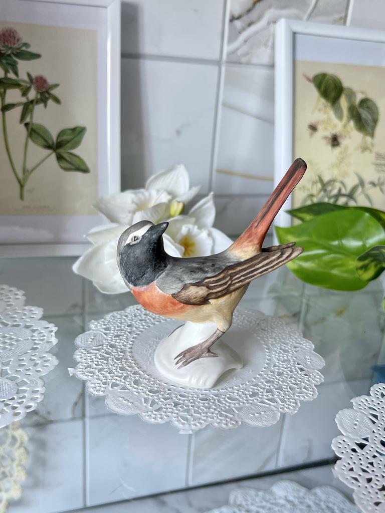 Птичка, неглазурованный фарфор, Goebel