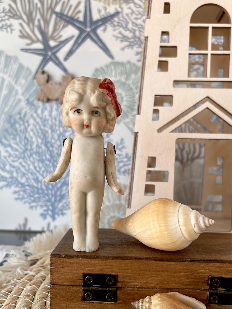 Фарфоровая старинная куколка, Япония, 9 см