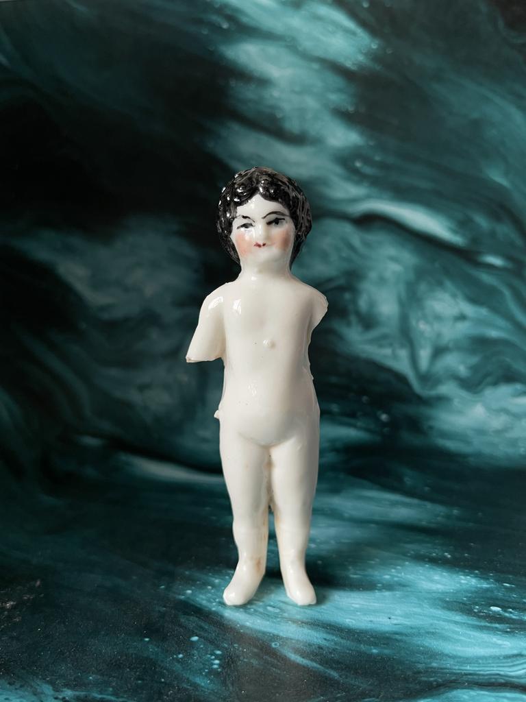 Антикварная фарфоровая кукла "Замороженная Шарлотта", 1890 г., 12 см