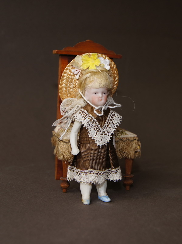 Антикварная фарфоровая кукла, Германия, 9 см