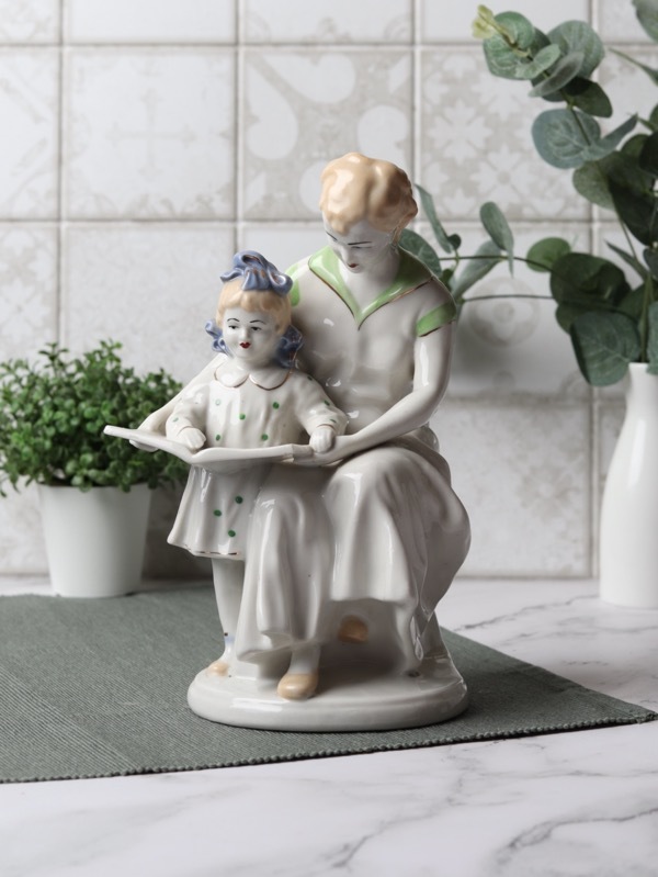 Советская статуэтка "Первая буква"