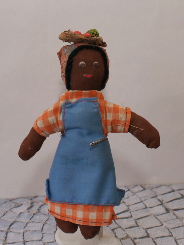 Ямайская кукла с фруктами, 20 см (700843)