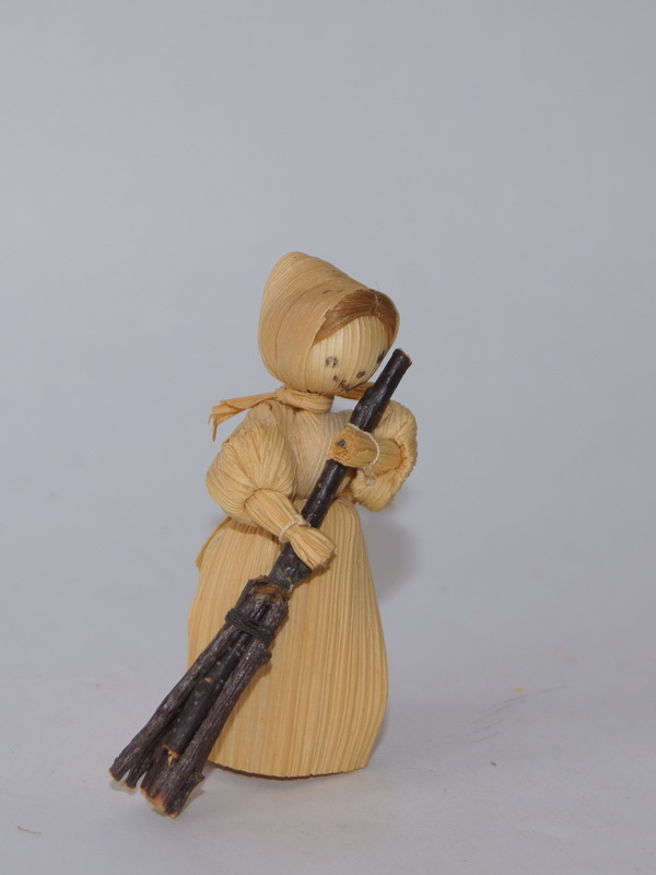 С метлой, кукла Чехославакии, 70-е г., 7 см (700783)