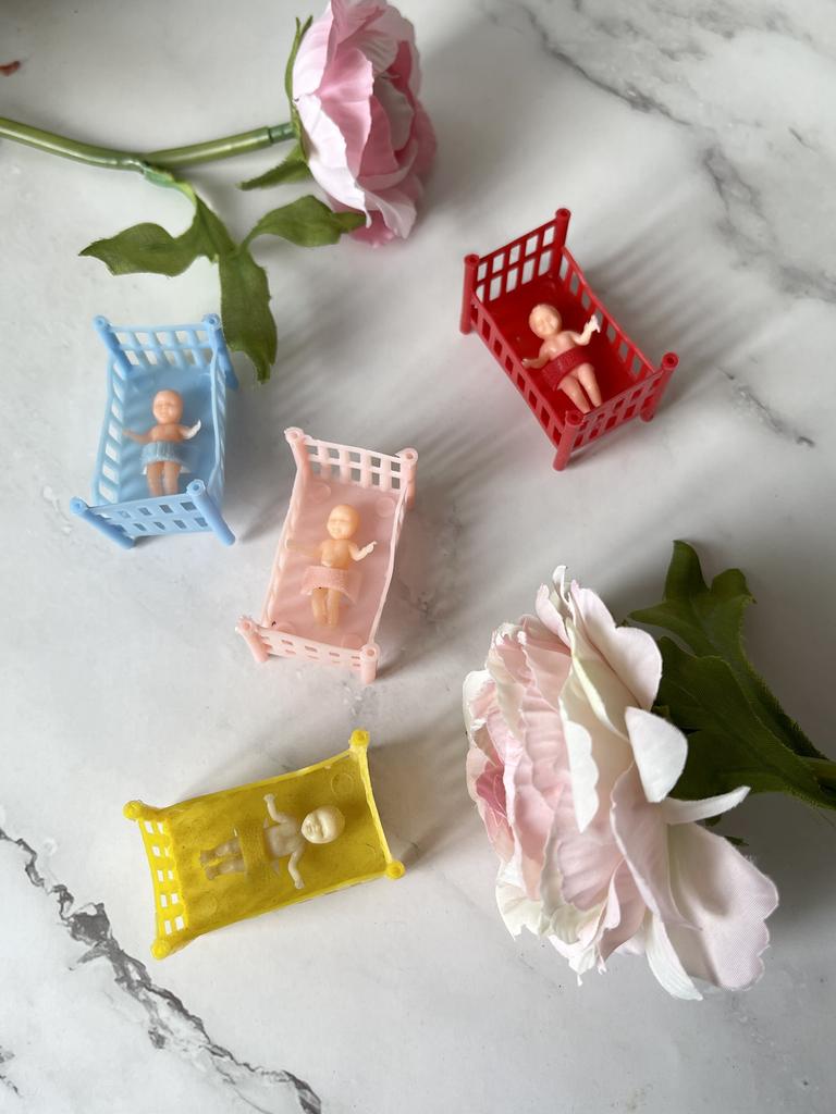 Мини пупсики с кроватками, 1 шт.