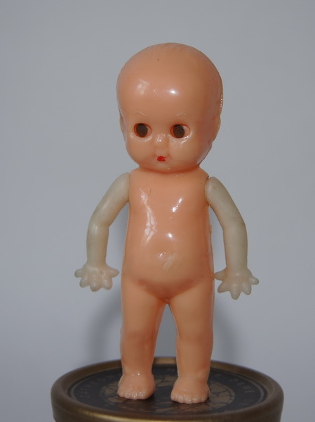 Кьюпи, Англия, колкий пластик