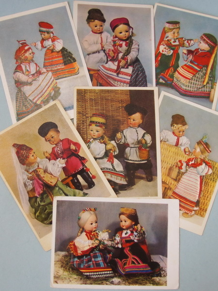 Коллекция старинных открыток "Куклы в народных костюмах" №10