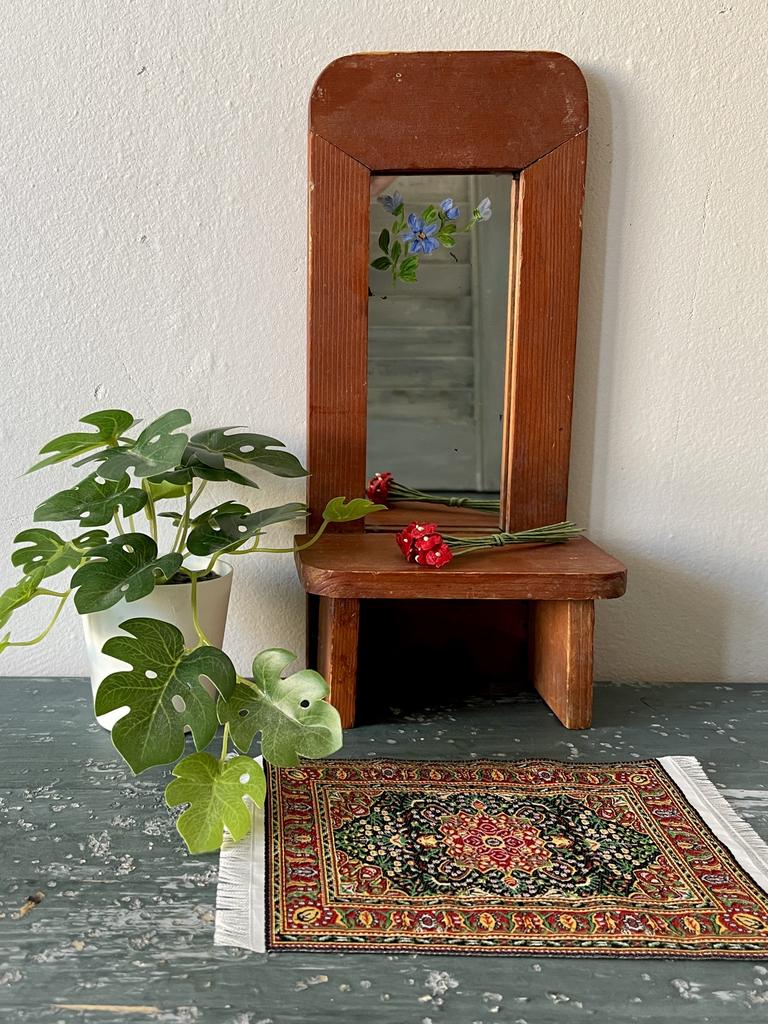 Кукольный дом, кукольная мебель, старинные игрушки