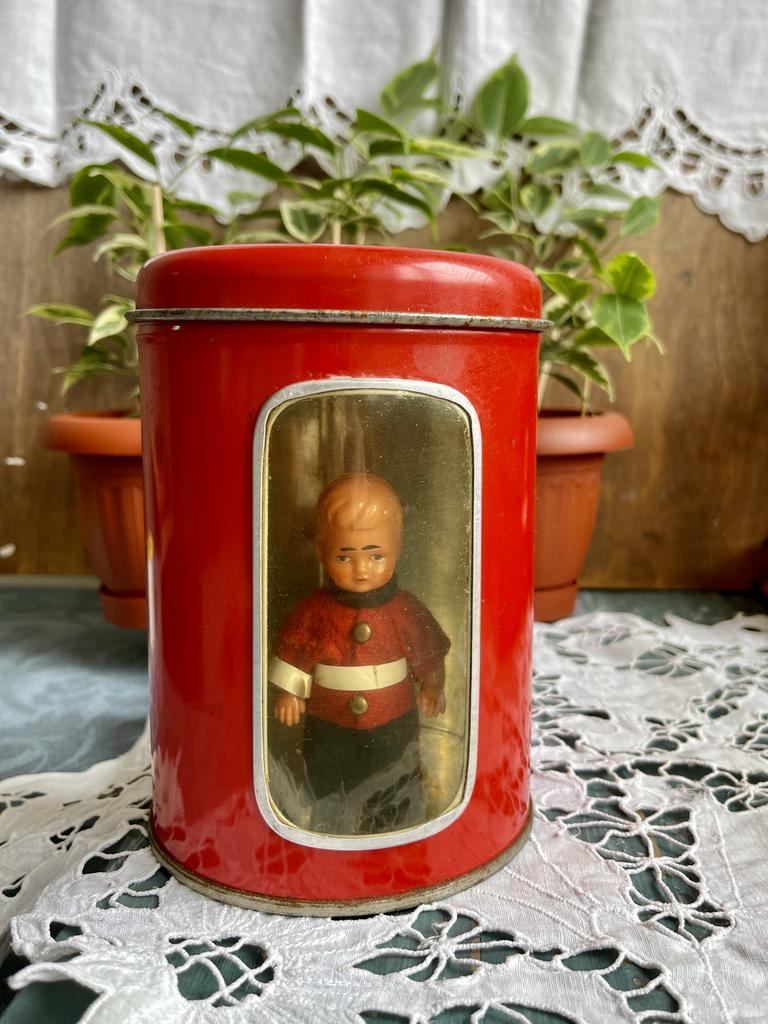 Банка жесть, советские игрушки