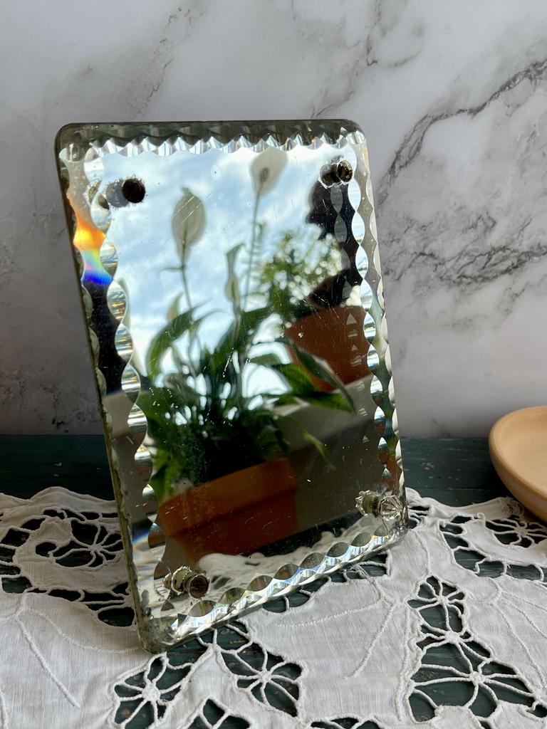 Старинное зеркало