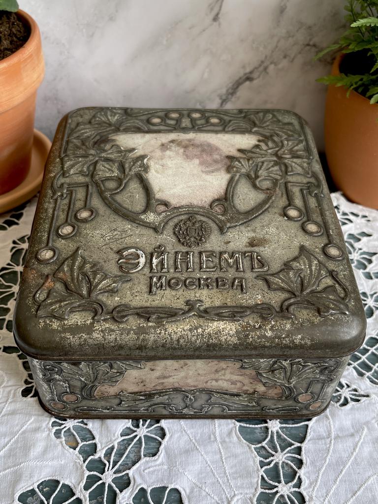 Старинная шкатулка коробка Эйнем
