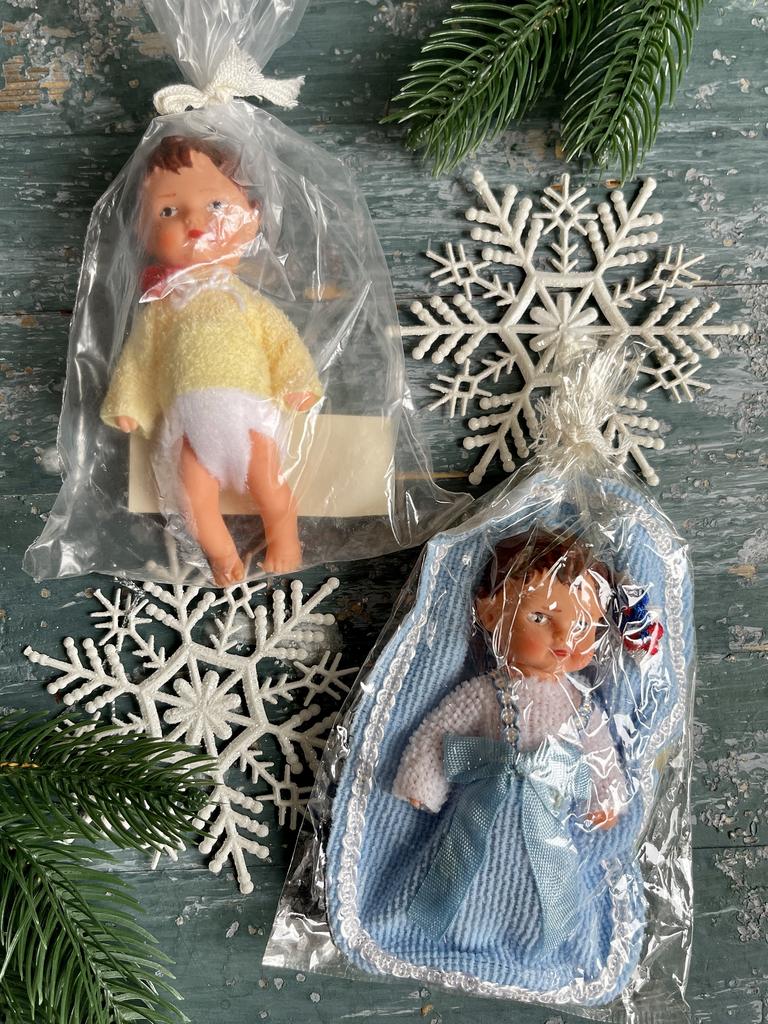 Пупсики в упаковках с этикетками ARI