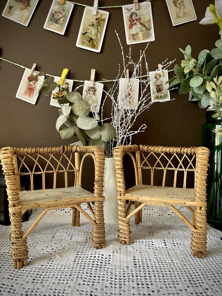 Старинная кукольная мебель