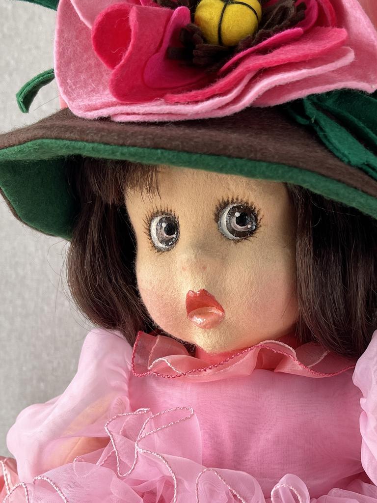книги «LENCI. The History and the Dolls» Nancy Lazenby