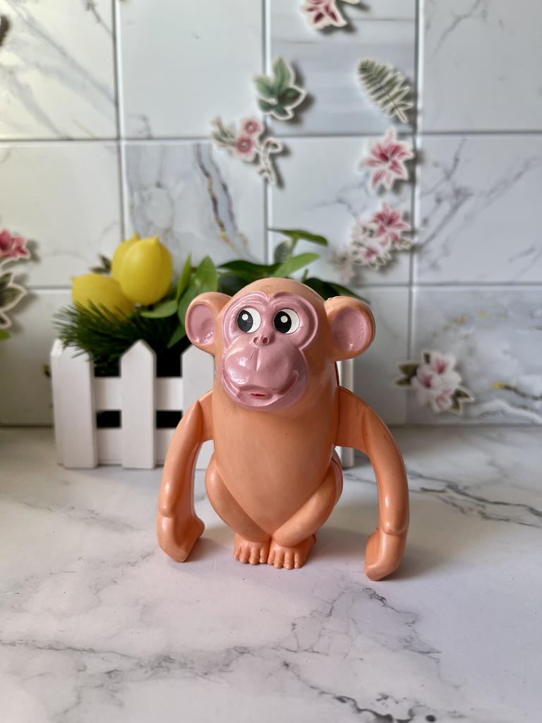 Заводная обезьянка с этикеткой