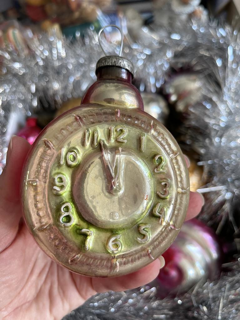 Старинная елочная игрушка Часы