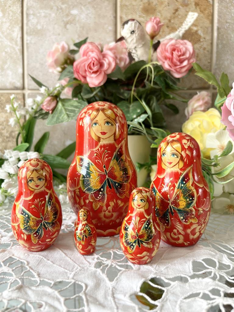 Красавица  Россия матрешка