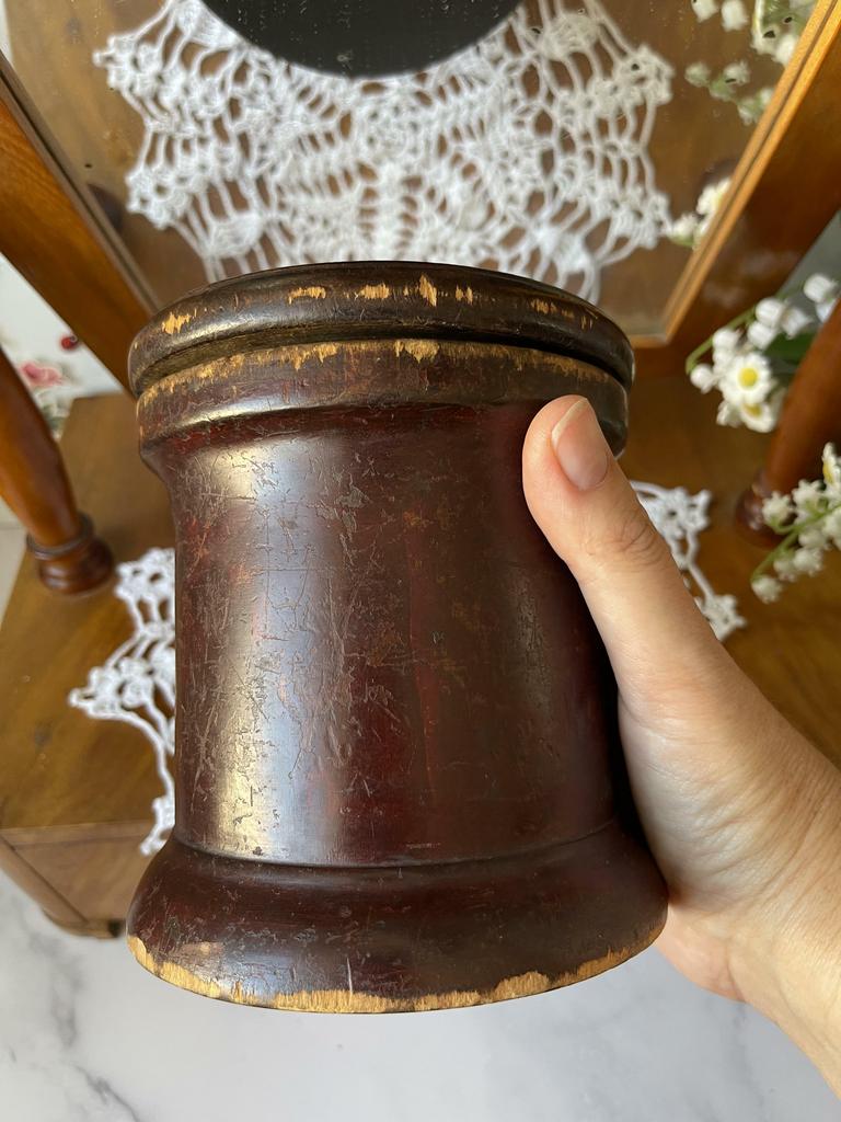 Старинная деревянная банка