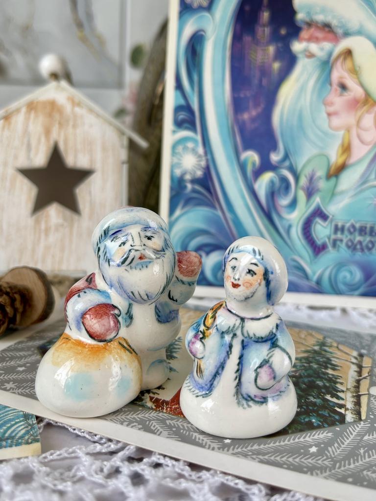 Фарфоровые Дед Мороз и Снегурочка
