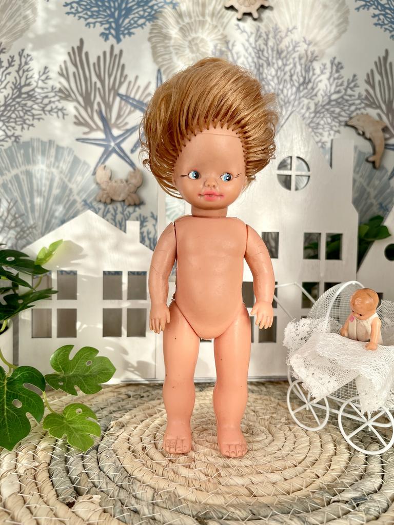 ГДР куколка