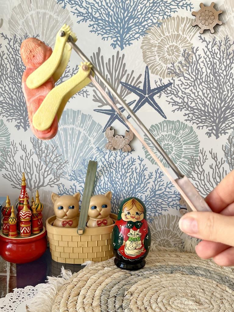 Обезьянка акробат, советская игрушка