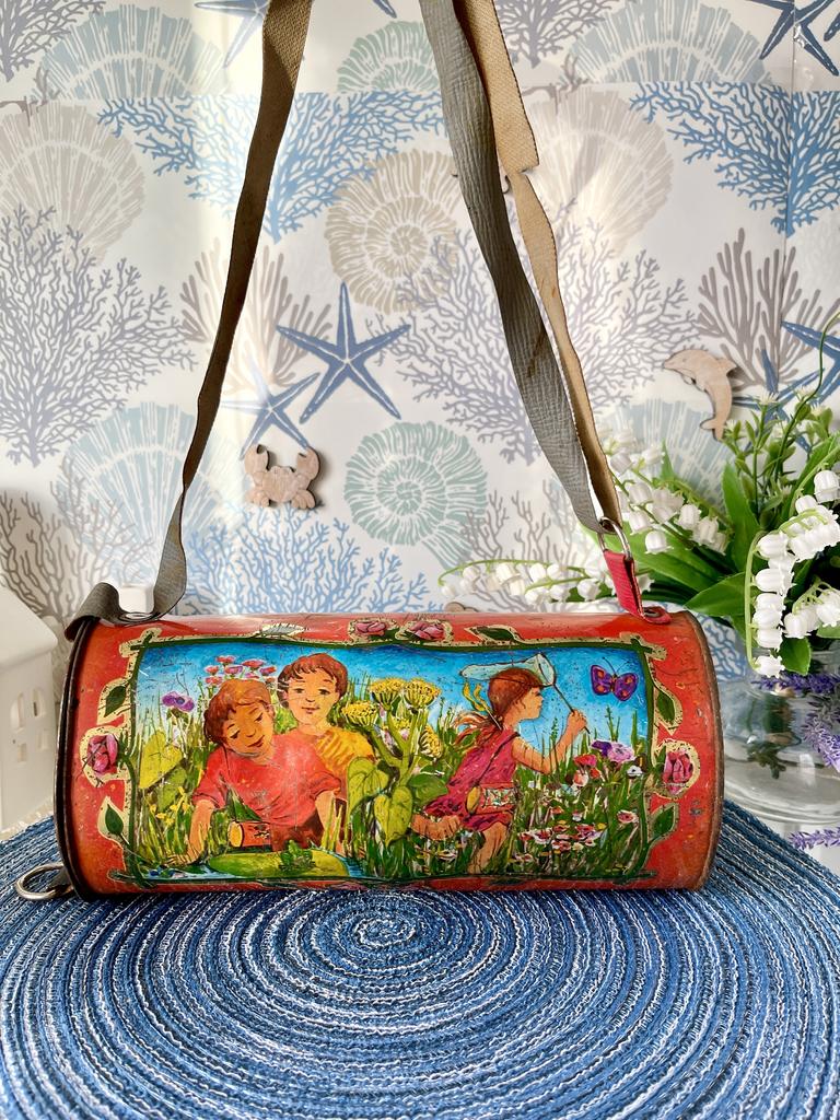 Старинная жестяная сумочка; редкость