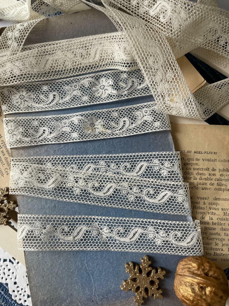 Антикварное французское кружево
