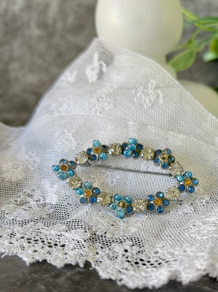 Овальная брошь Англия