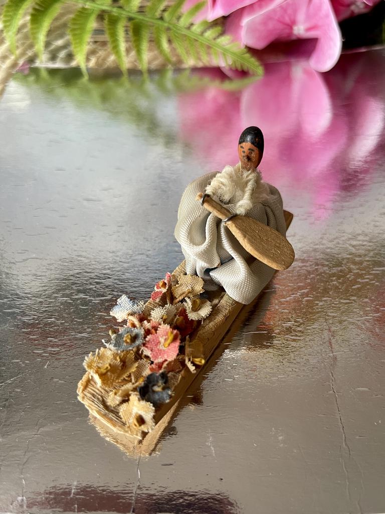 Старинная миниатюрная композиция