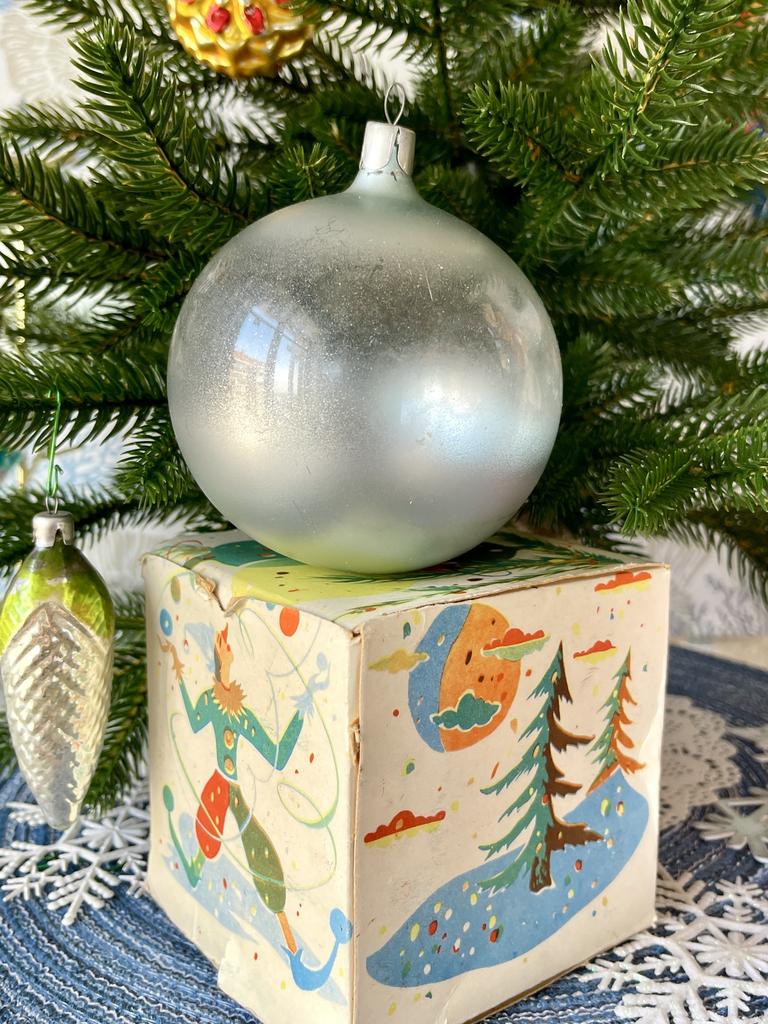 Шар в коробке