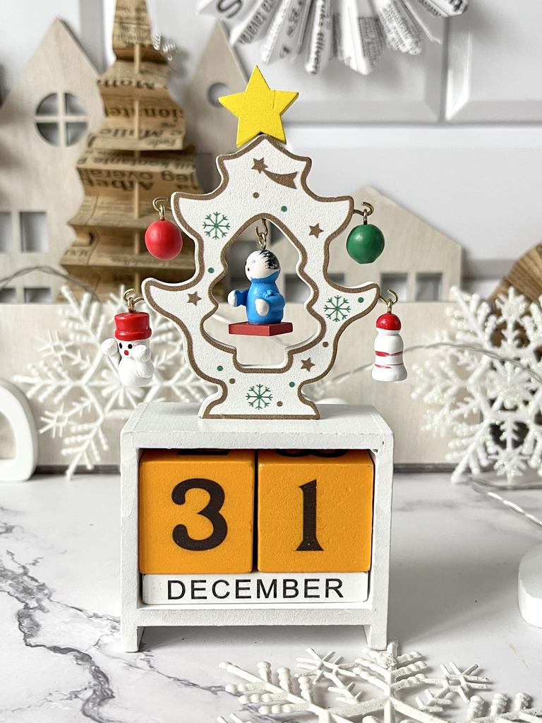 Деревянный новогодний календарь